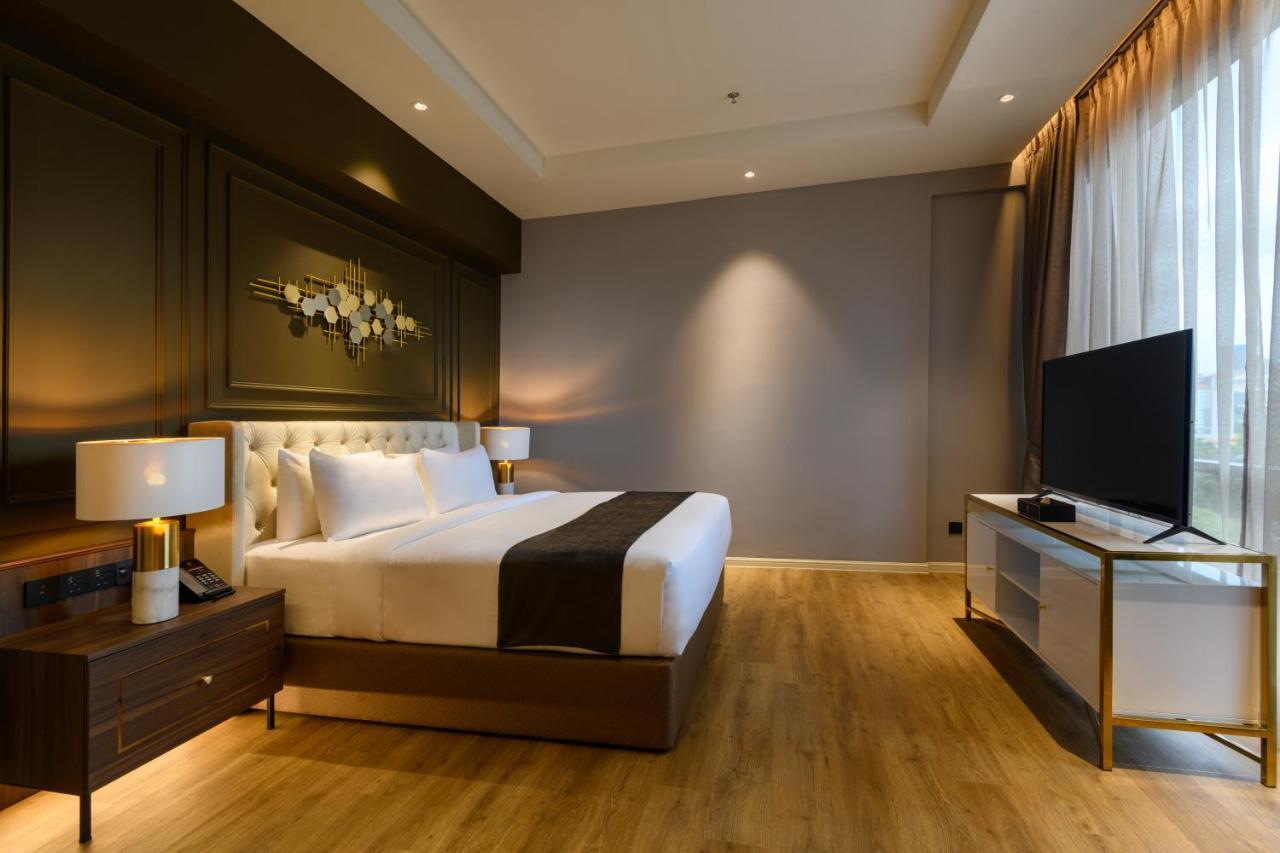 The Granite Luxury Hotel Penang George Town Exterior foto
